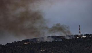 دخان متصاعد جراء ضربة إسرائيلية على جنوب لبنان