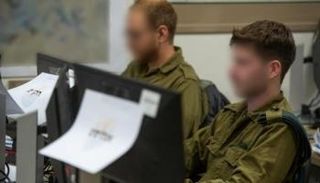 جنود يقودون الهجمات الإسرائيلية