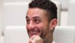 أحمد الفيشاوي يحتفل بعيد ميلاد «السمكة الكبيرة»