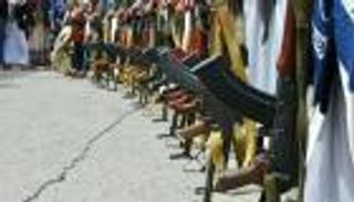 أطماع «الحوثي» تطارد التجار بصنعاء.. عنصرية وتأميم