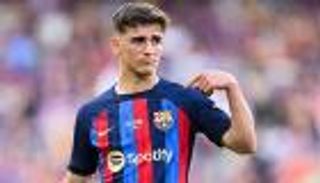 9 حلول.. كيف ينهي برشلونة أزمة غياب غافي؟