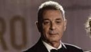 محمود حميدة ينهار باكياً أثناء إلقائه قصيدة عن فلسطين (فيديو)