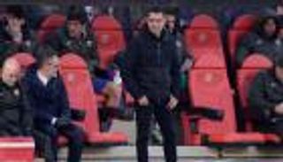 «المدرب الأفضل» يهدد مستقبل تشافي في برشلونة