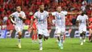 العين يصعق شباب الأهلي ويطارد صدارة الوصل في الدوري الإماراتي