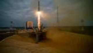 بصاروخ «سويوز-2.1 بي».. روسيا ترسل «أجهزة سرية تابعة للجيش» للفضاء