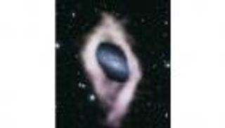 الكشف عن حلقة مخفية تدور حول مجرة قطبية (فيديو)