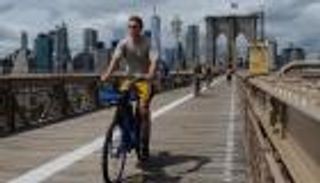 تقرير: خطط المناخ الوطنية تخفق في استغلال السير وركوب الدراجات