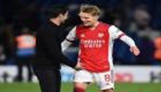 حاول تقليد كريستيانو رونالدو.. أرتيتا يحرج قائد أرسنال (فيديو)