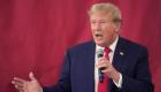 «قانون الرعاية الصحية».. هدية الكريسماس من ترامب للديمقراطيين