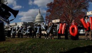 متظاهرون في واشنطن يطالبون بوقف فوري للحرب بغزة