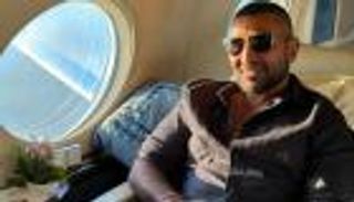 أحمد سعد يصل إلى السعودية لتحقيق «حلم حياته» (فيديو)