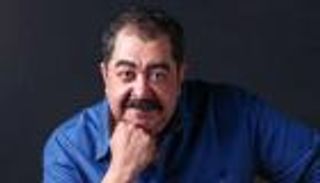 خالد الصاوي يوجه رسالة «غريبة» إلى الراحل طارق عبد العزيز: «احجزلي مكان وسطيكم.. مستنيين الإشارة»
