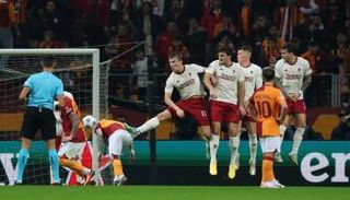 هدف حكيم زياش أمام مانشستر يونايتد