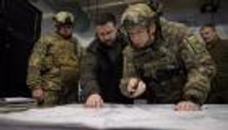 زيلينسكي يزور الجبهة الشرقية.. وروسيا تشدد ضغوطها 