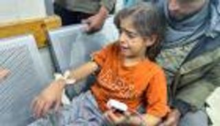 غزة.. عادت الحرب والمستشفيات مكتظة