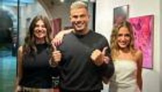 عمرو دياب يشارك في المعرض الأول لابنته «كنزي»