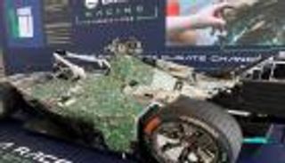 قفزة مناخية لـ«فورمولا وان».. سيارة مصنوعة من النفايات الإلكترونية