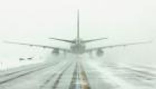 «الثلوج» تحكم «سماء روسيا»