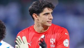 ياسين بونو حارس الهلال السعودي