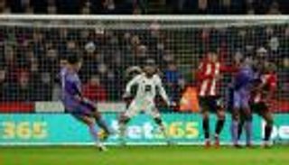 ليفربول يخنق أرسنال وأستون فيلا يصعق السيتي ويونايتد يخطف تشيلسي