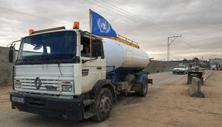 شاحنة وقود في قطاع غزة - أرشيفية