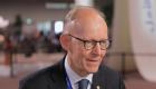 نائب رئيس «هيتاشي إنرجي»: تسارع وتيرة الطاقة المتجددة يحد من تأثيرات المناخ