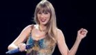 تايلور سويفت تتهم كيم كارداشيان بفبركة «المكالمة الفاضحة»