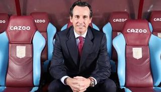 أوناي إيمري مدرب أستون فيلا