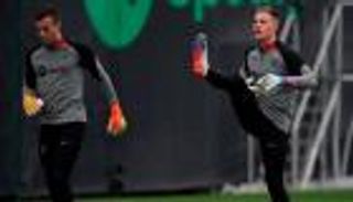 تشافي يجيب.. هل يتعاقد برشلونة مع حارس جديد لتعويض تير شتيغن؟