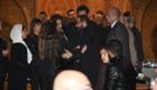 بزيادة وزن.. منة شلبي لم تترك تامر حبيب في عزاء شقيق أحمد حلمي (صور)