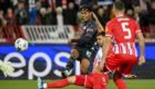 ميكا هاميلتون.. «جامع كرات» حوله غوارديولا لهداف مانشستر سيتي