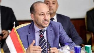 وزير الاتصالات وتقنية المعلومات نجيب العوج الذي اقتحم الحوثيون مجلس عزائه