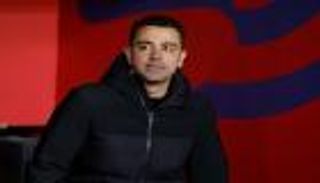 بعد النتائج الكارثية.. هل يُطرد تشافي من برشلونة؟