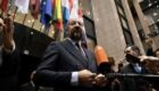 أوروبا تفتح مفاوضات انضمام أوكرانيا.. والمجر: خيار أحمق