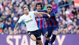 القنوات الناقلة لمباراة برشلونة وفالنسيا