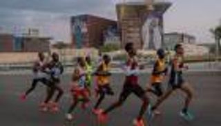 الإريتري عماري يحسم ماراثون أدنوك أبوظبي 2023 (فيديو وصور)