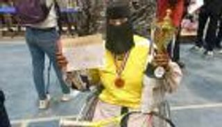 سهير مقبل.. بطلة يمنية تتحدى إعاقتها بالرياضة