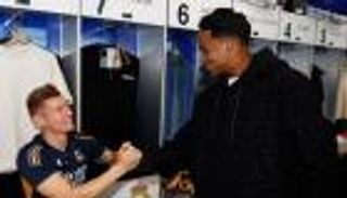 كروس يخالف نجوم ريال مدريد في استقبال الصفقة الجديدة