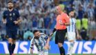 سيمون مارتشينياك.. رجل المواعيد الكبرى يقود قمة الأهلي وفلومينينسي