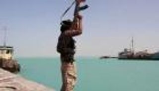 شركات عالمية تودع البحر الأحمر مؤقتا.. آخرها «بريتش بتروليوم» و«إيفرغرين»