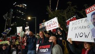 مظاهرة في تل أبيب للإفراج عن الرهائن الإسرائيليين - رويترز