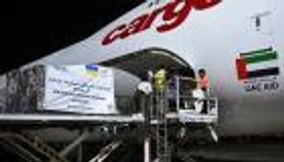 الإمارات ترسل طائرة مساعدات للمدنيين الأوكرانيين (صور وفيديو)