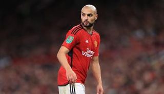 سفيان أمرابط لاعب مانشستر يونايتد الإنجليزي