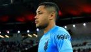 الكشف عن كواليس إعلان تعاقد برشلونة مع فيتور روكي (صور)