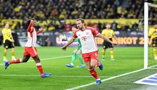 جانب من مباراة بروسيا دورتموند وبايرن ميونخ