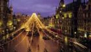 أول ضحايا احتفالات 2024.. شجرة «كريسماس» تقتل سيدة