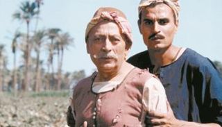 الفنان محمود المليجي في فيلم "الأرض"