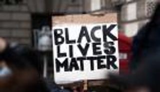 محكمة أمريكية تبرئ 3 شرطيين من قتل «شبيه فلويد»