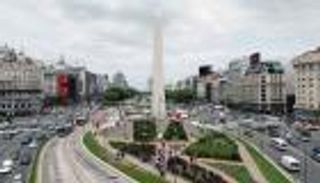 الأزمة الاقتصادية تُطفئ أنوار الكريسماس بالأرجنتين.. تضخم مرعب