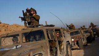 مدرعات إسرائيلية على حدود غزة